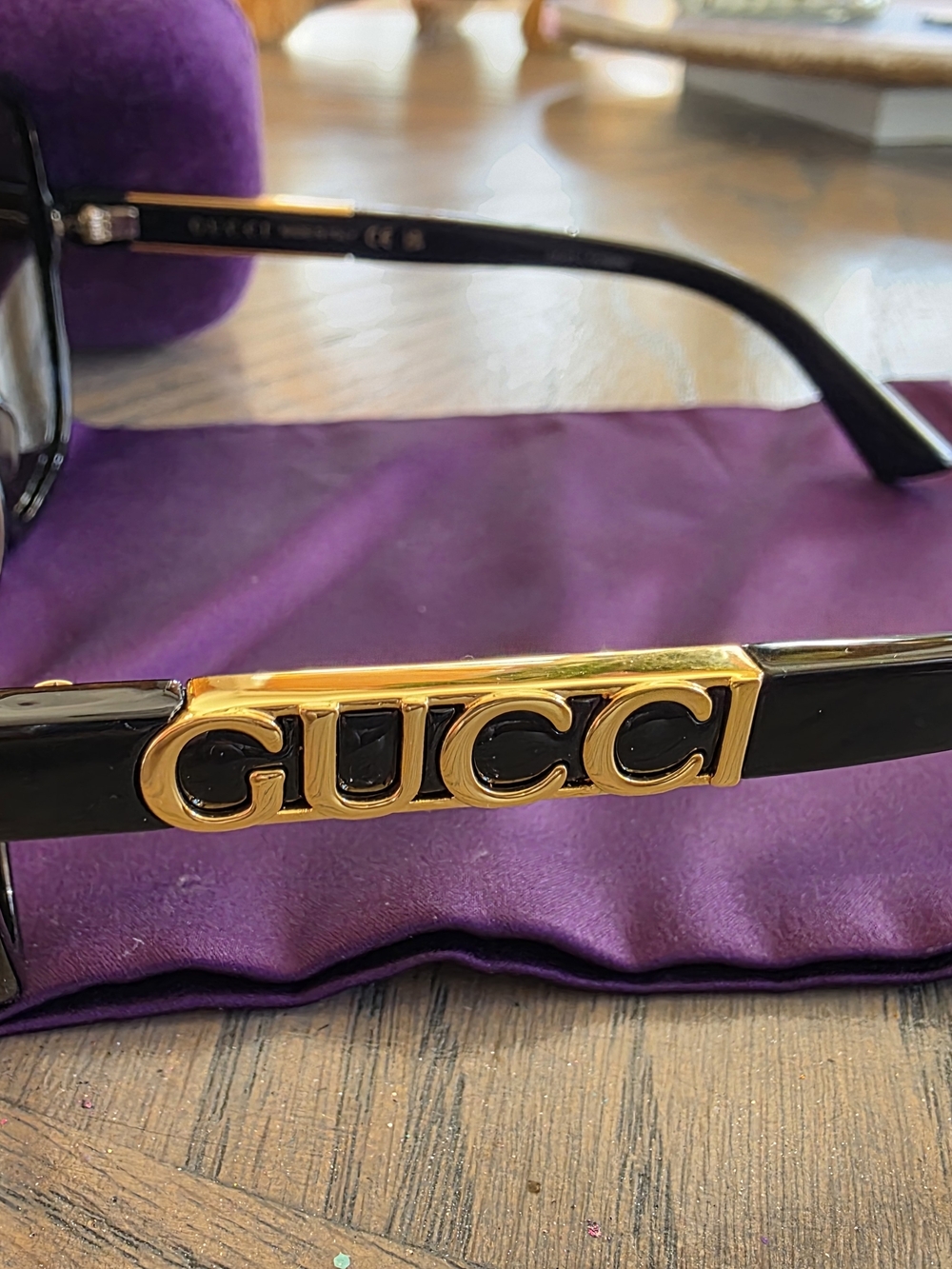 Gucci Black Oversized Square Women's Sunglasses with Dark Lenses - Picture 2 of 5